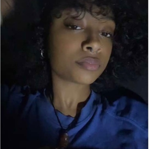 Meet your Posher, Miranda - Picture 1 of 1